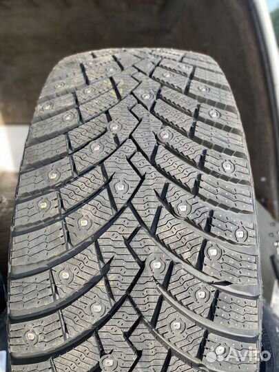 Pirelli Scorpion Ice Zero 2 285/40 R21