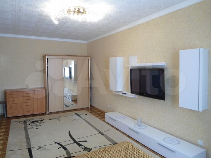 1-к. квартира, 43 м², 2/5 эт.