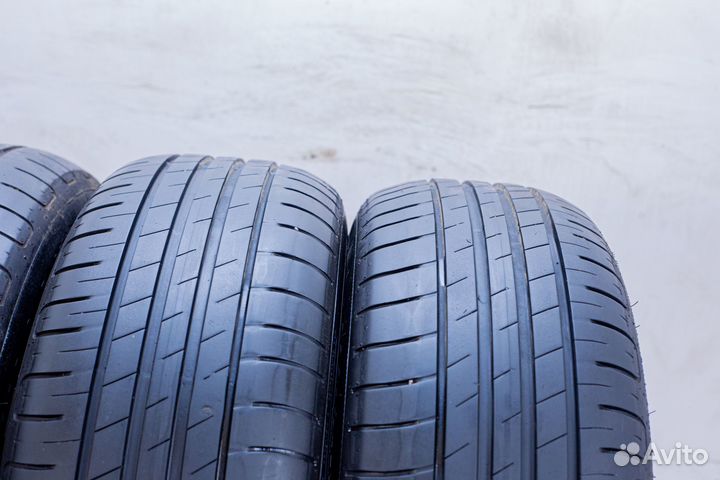 Goodyear EfficientGrip Performance 215/65 R16 98H