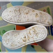 Кроссовки и кеды женские 36