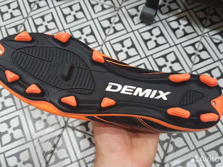 Бутсы шипованные Demix Triada FG