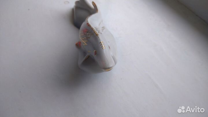 Фарфоровая статуэтка Осётр