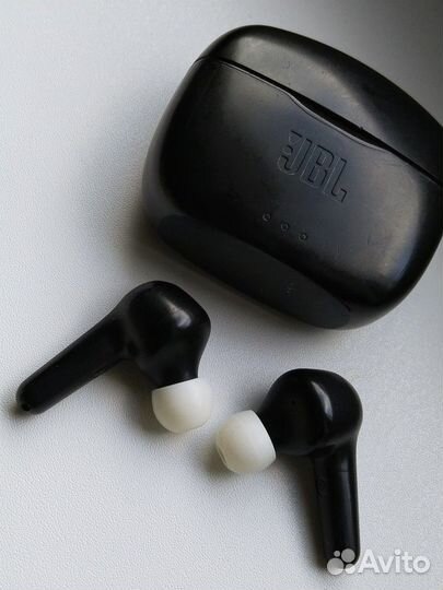 Беспроводные наушники JBL