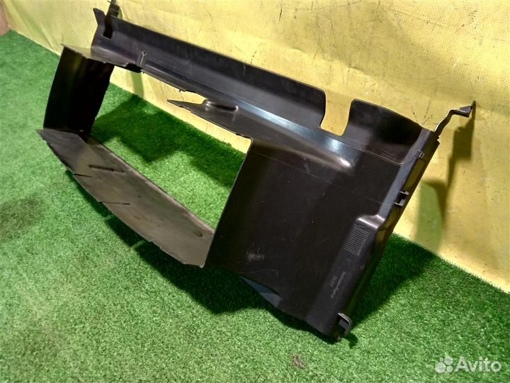 Воздуховод радиатора нижний BMW 3 F30/F31 2015