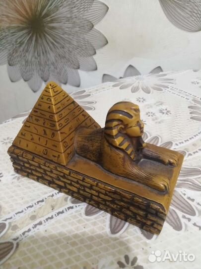 Египетская статуэтка тутанхамон