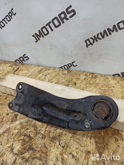 Рычаг задний левый Suzuki Kizashi 2,4