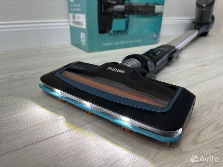 Пылесос беспроводной Philips SpeedPro Aqua FC6728