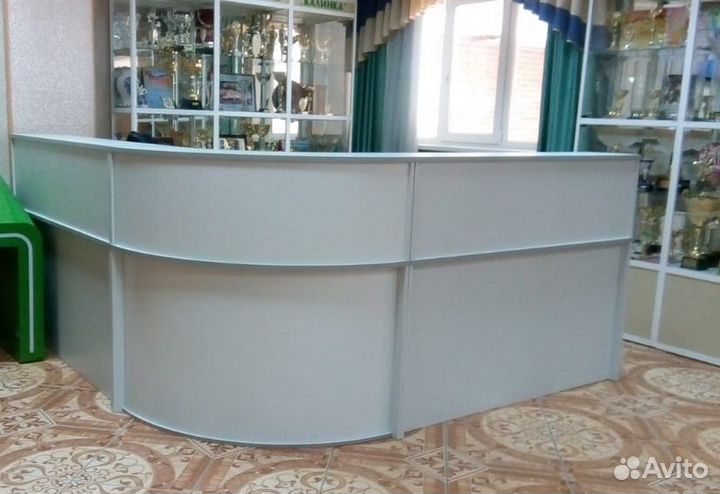 Офисная модульная стойка администратора