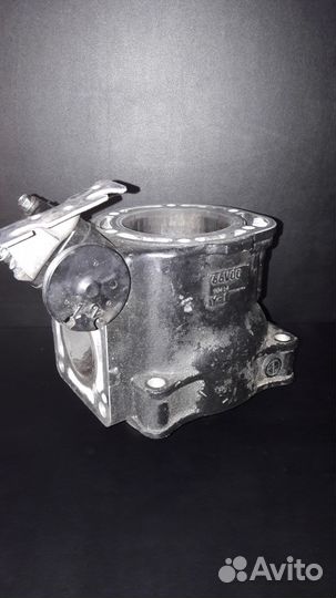 Цилиндр гидроцикла Yamaha gp1200 xlt gp1200r