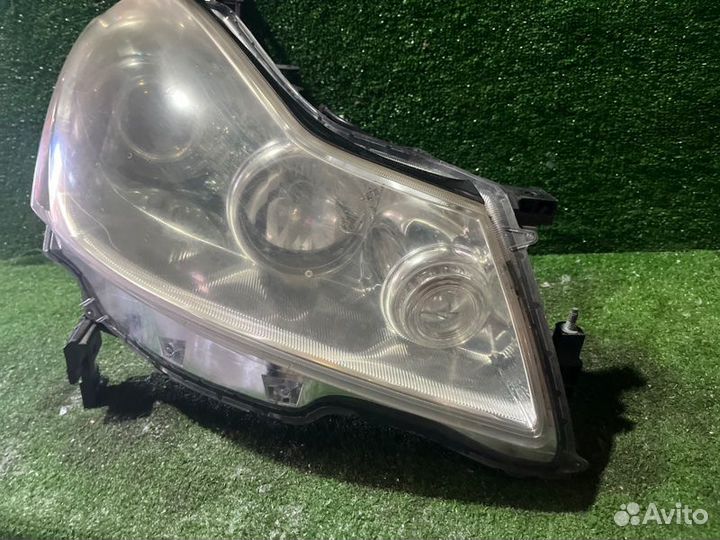 Фара передняя правая Nissan Fuga Y50