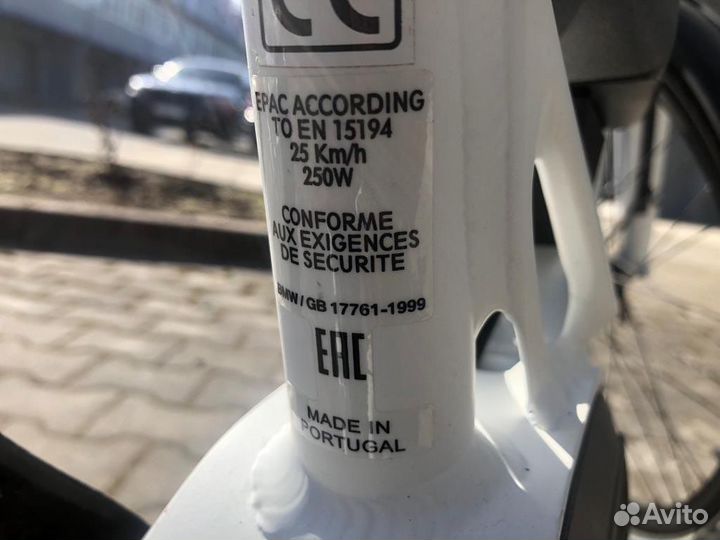 Велосипед с электроприводом BMW Cruise e-Bike
