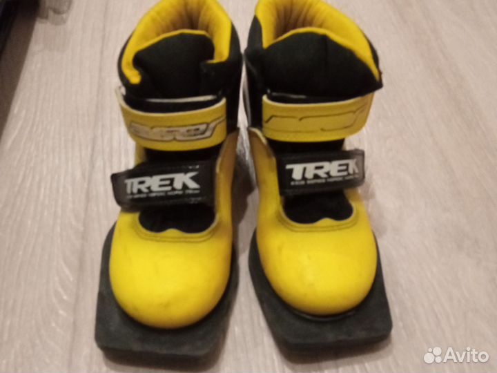 Лыжи с насечками 140,комплект лыжные ботинки 31