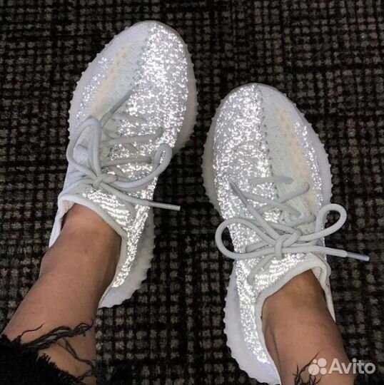 Yeezy 350 V2 linen
