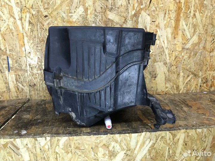 Корпус воздушного фильтра Ford Focus 2 седан 1.6