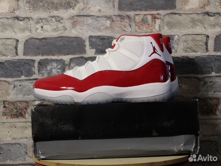 Nike air jordan 11 cherry