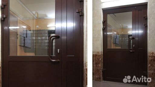 Дверь алюминиевая