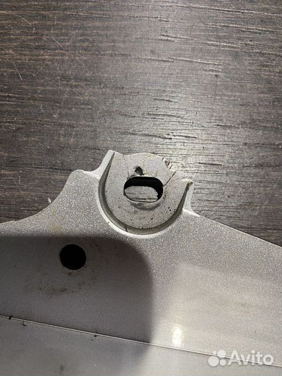 Левая накладка для Yamaha FJR1300 01-03