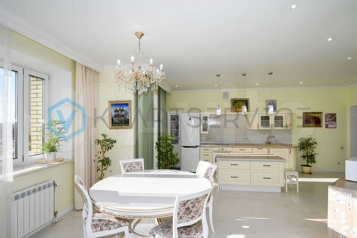 3-к. квартира, 102 м², 3/17 эт.