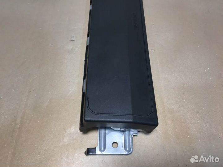 Подушка безопасности в колени передняя правая Bmw