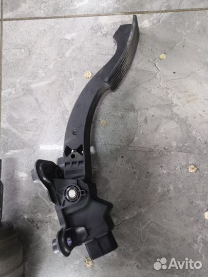 Педаль газа Mitsubishi Outlander 3 4B11