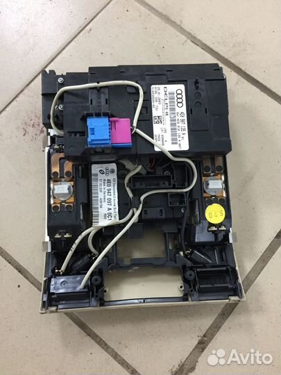 Плафон освещения салона audi A8 D3