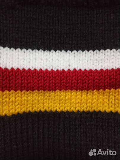 Вязаный свитер детский