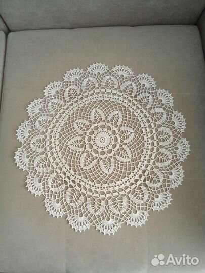 Салфетки вязаные интерьерные