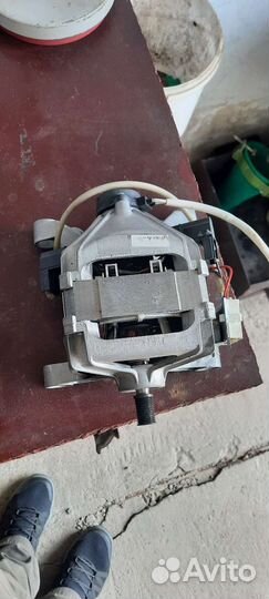 Двигататель стиральной машины ariston