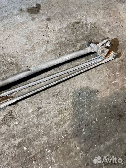 Трапеция стеклоочистителей Ford Focus 2