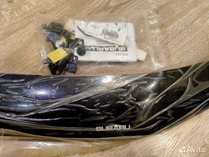 Дефлектор капота Subaru