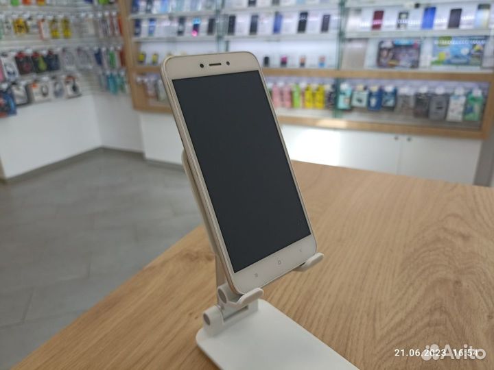 Смартфон Xiaomi Redmi 5 3/32Gb