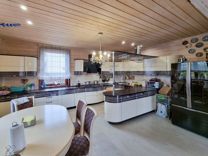 Коттедж 245 м² на участке 15,8 сот.