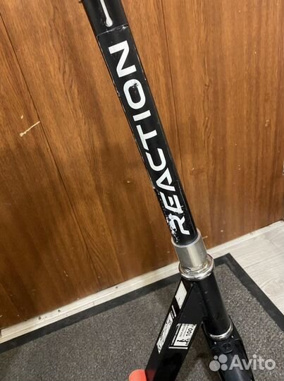 Самокат Reaction 200 мм колеса