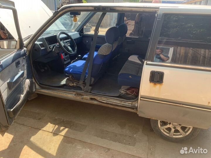 В разбор Nissan Prairie