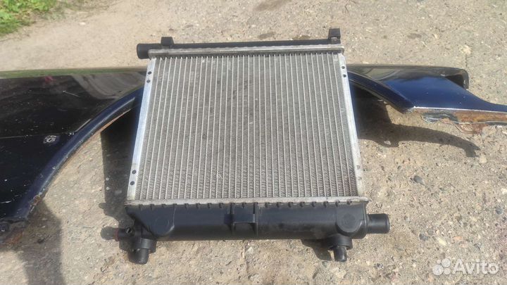 Радиатор охлаждения mercedes w201 E190