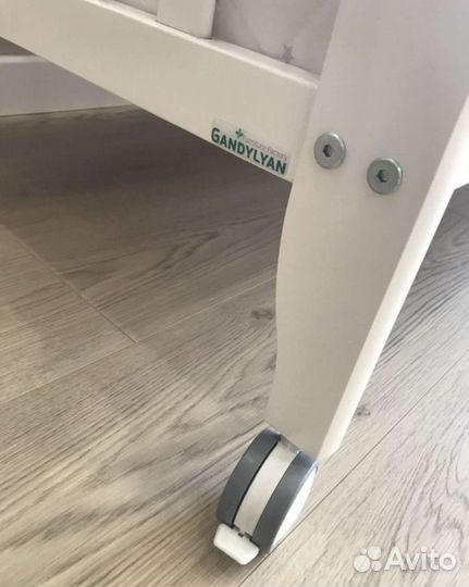 Детская кроватка без маятника