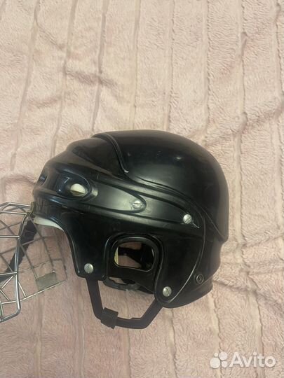 Хоккейный шлем