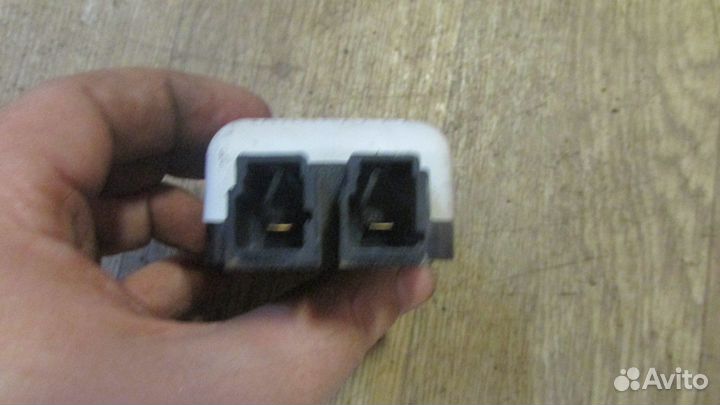 Помехоподавляющий фильтр (Volkswagen Golf)