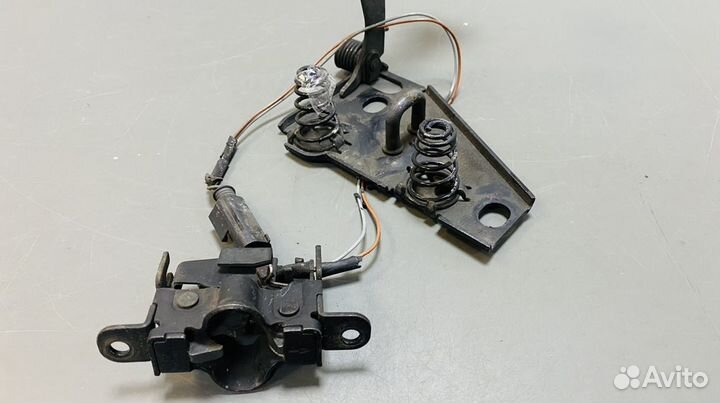 Замок капота Mercedes ML163