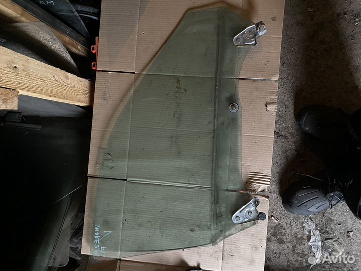 Стекло переднее левое Subaru Impreza 1997г