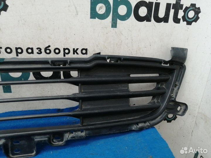 Решетка переднего бампера 6402A233 Mitsubishi