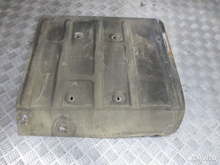 Защита глушителя боковая renault 7421296643