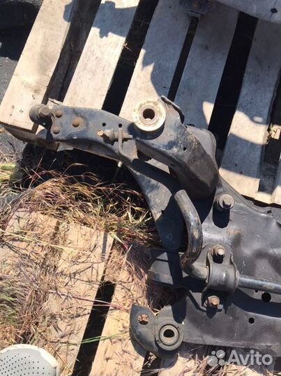 Балка подвески (подрамник) передняя Ford Focus 3