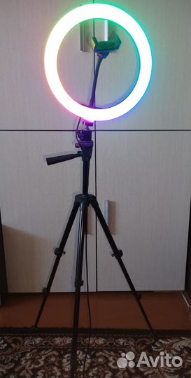 Кольцевая лампа со штативом