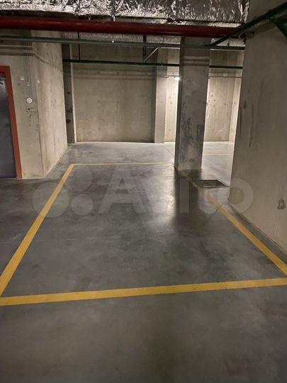 Машиноместо, 30 м²