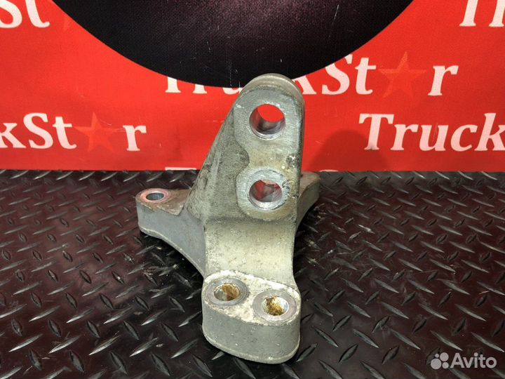 Кронштейн двигателя задний левый