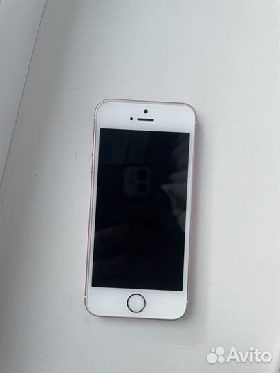 iPhone SE, 32 ГБ