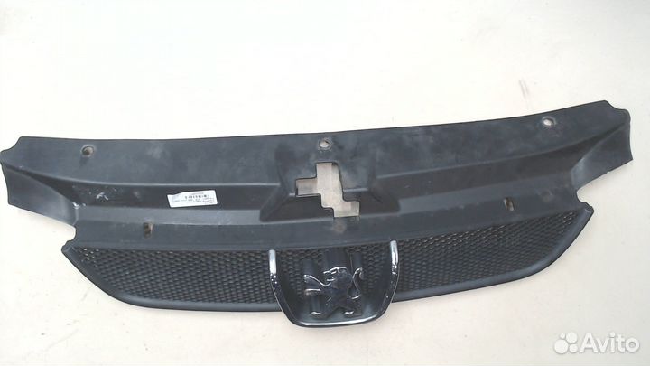 Решетка радиатора Peugeot 406, 2001