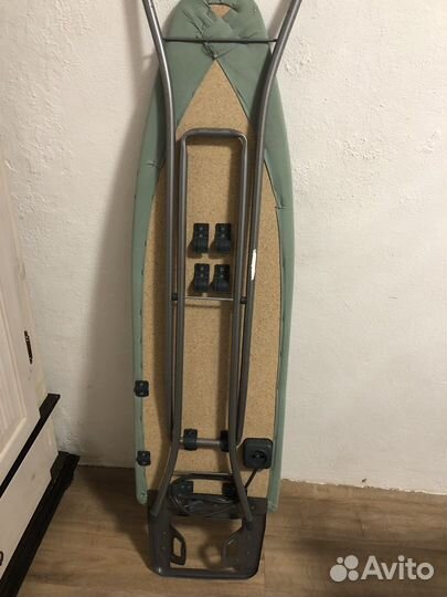 Гладильная доска с розеткой