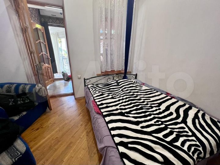 2-к. квартира, 80 м², 2/3 эт.